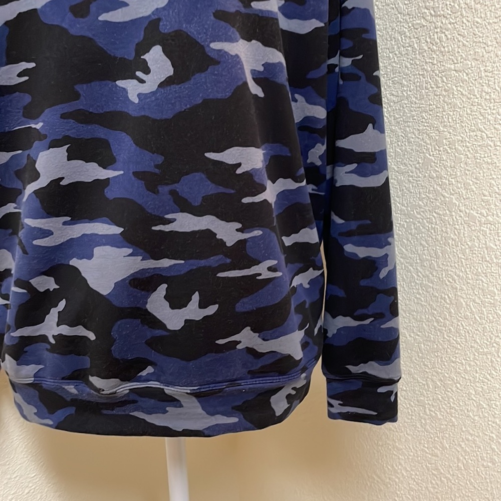 Athleta Triumph Blue Black & Gray Camo Sweatshirt - Picture 5 of 11
